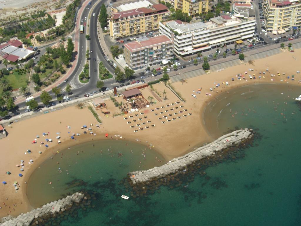 Affitti Brevi- Mediterraneo Crotone Exterior foto